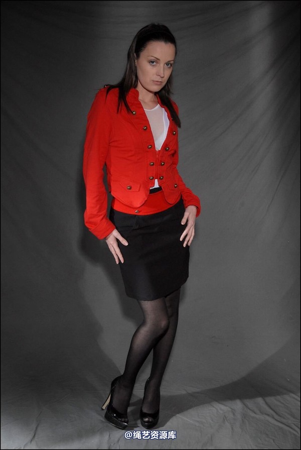 simplytied - Jinx in red jacket two 第 2 张图片