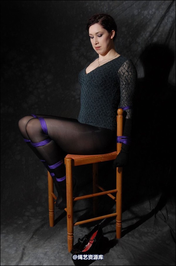 simplytied - Ebony Rose in jumper and tights 第 20 张图片