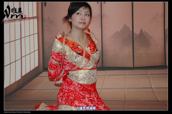 唯美之家 - 08-05-29盈盈汉服-护士装 第 124 张图片