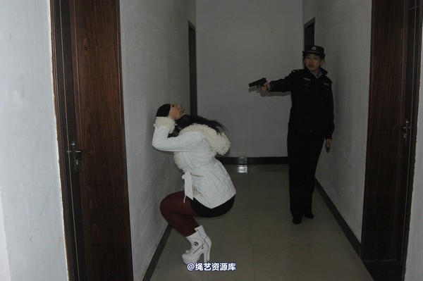 mj影视 - 安娜抓捕2013-04-13 第 3 张图片