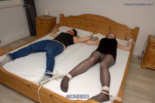 bound-neighbor-girl - Bianca and Kim - Tied up in the apartment 第 31 张图片
