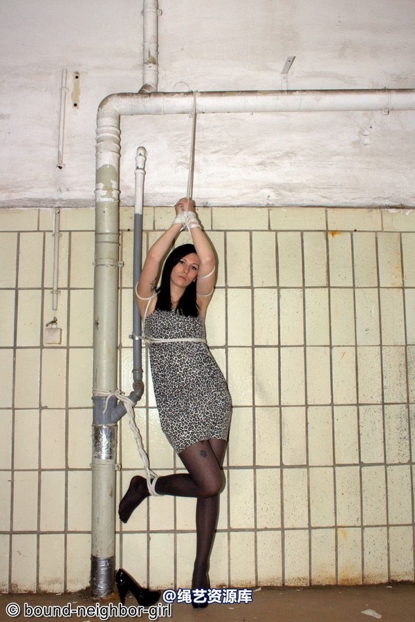 bound-neighbor-girl - Angel - Tied up in the ruins 4 第 20 张图片