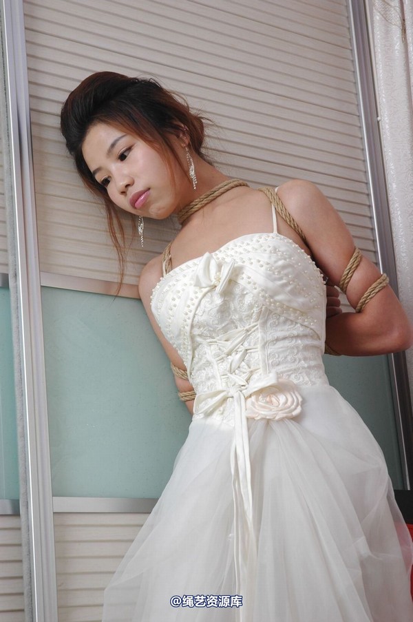 唯美之家 - 丽莎婚纱捆绑2010-7-8 第 79 张图片