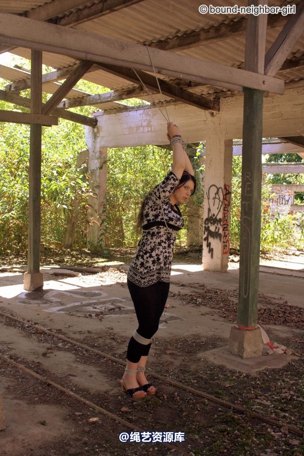 bound-neighbor-girl - Jasmin - Tied up in the ruins 2 第 22 张图片