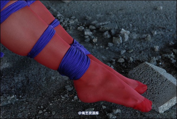simplytied - More red tights in the Sun 第 30 张图片