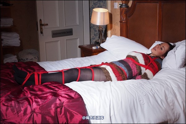 simplytied - Getting ready at hotel 第 23 张图片
