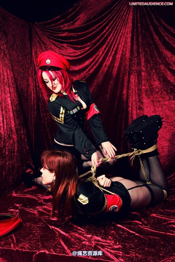 limitedaudience - 2009 scarlett shrinking violet agents in training 第 3 张图片