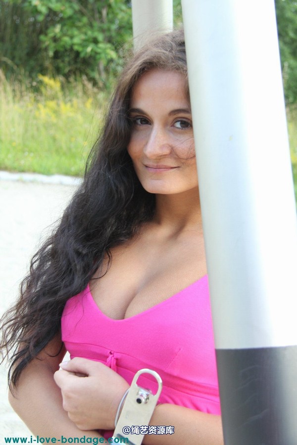 girlsinsteel - Cuffed at the playground(1) 第 38 张图片