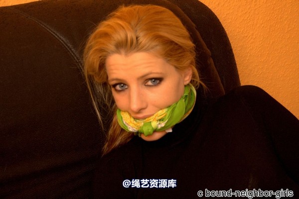 bound-neighbor-girl - Sandy surprised at home Part 1 第 25 张图片