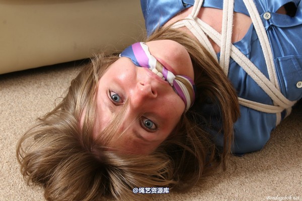 bondagebob - Sapphire Blu Hogtied 第 125 张图片