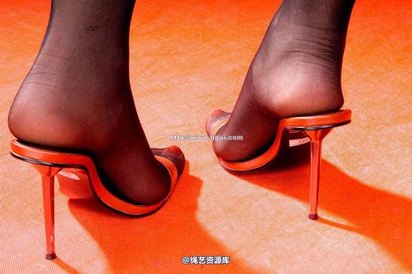 丽柜美束 - 2004-5-11 第 3 张图片