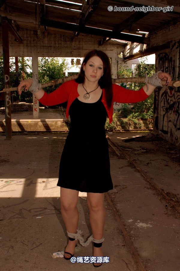bound-neighbor-girl - Jasmin - bondage in the ruins 4 第 20 张图片