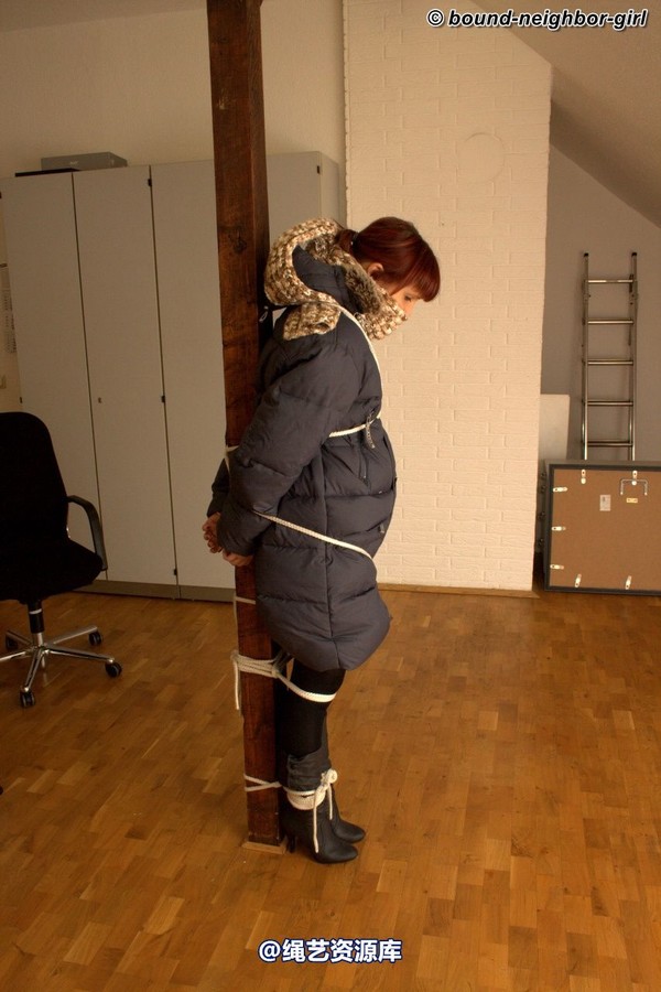 bound-neighbor-girl - Susan - Tied up in winter clothes 2 第 36 张图片