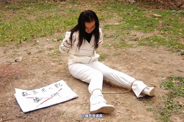 mj影视 - 安娜刑场2013-04-13 第 240 张图片