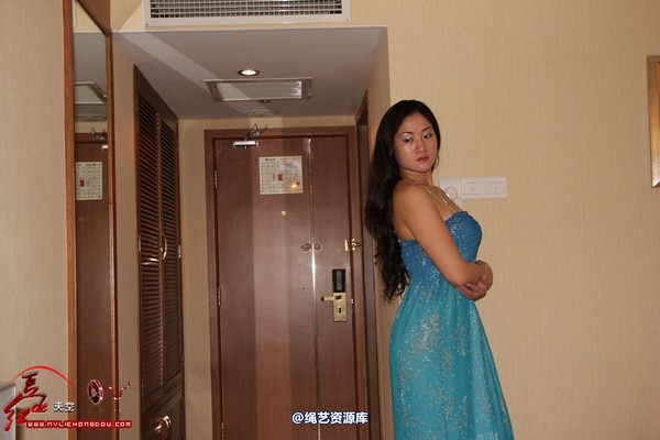 红豆的天空 - 2011 红豆 唯美长裙 第 18 张图片