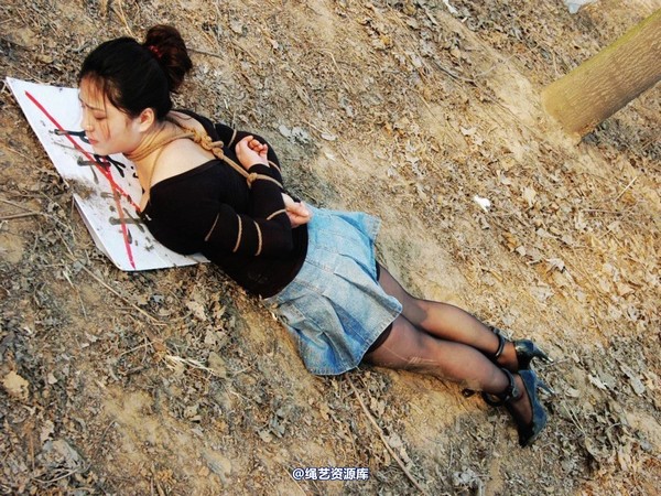 mj影视 - 2013-3-4陈沫踏青 黑丝美女最终的不归路 第 111 张图片