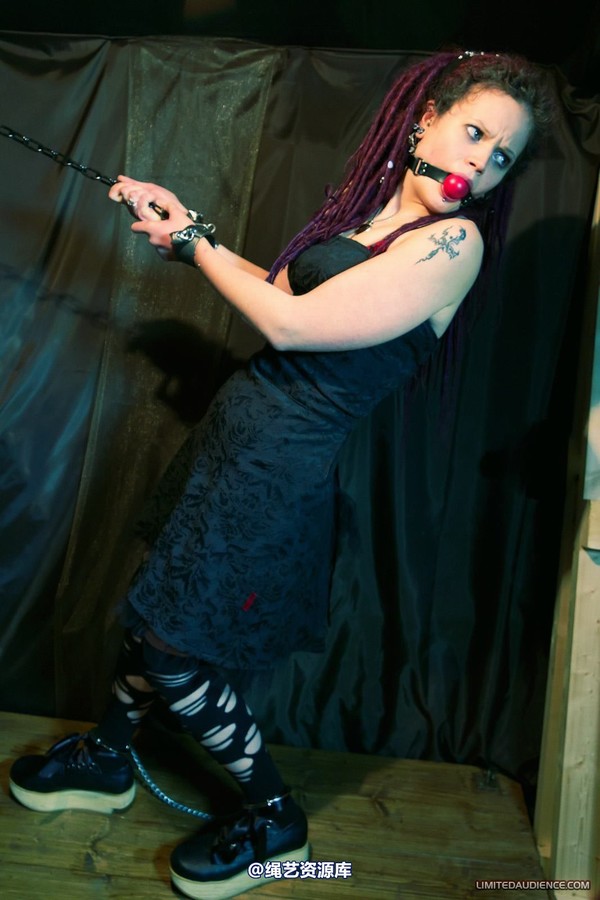limitedaudience - 2012 beckykat six tied and chained 2 第 4 张图片