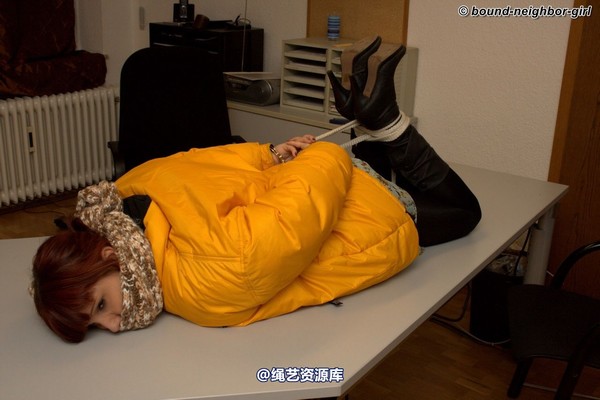 bound-neighbor-girl - Susan - Tied up in winter clothes 2 第 57 张图片
