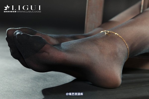 丽柜美束 - 2018-08-31 小戈 镣铐 第 49 张图片