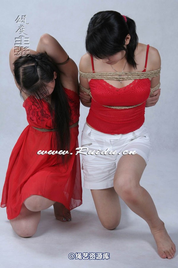 锐度主张 - 婷婷和嫣儿KB悬吊 第 32 张图片