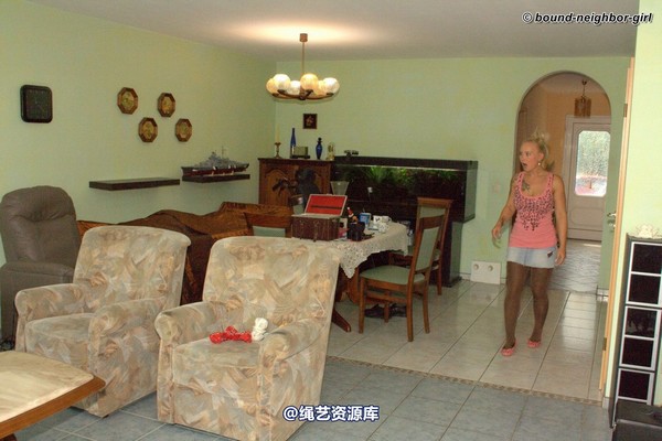 bound-neighbor-girl - Cindy and Vanessa A - Bondage at home 2 第 36 张图片