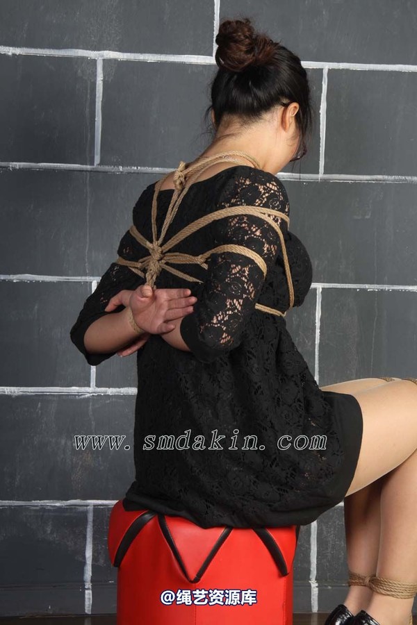 锐度主张 - 黑衣捆绑堵嘴模特：楚灵 第 37 张图片