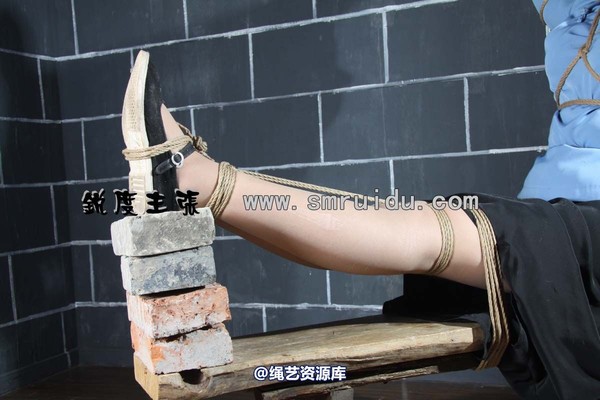 锐度主张 - 五四老虎凳模特：瑶瑶 第 41 张图片