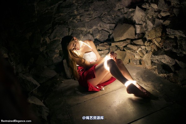 restrainedelegance - Captured By Light 第 13 张图片