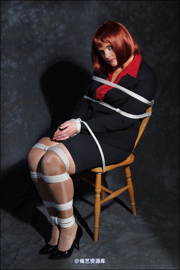 simplytied - Miss Jones in trouble 第 13 张图片