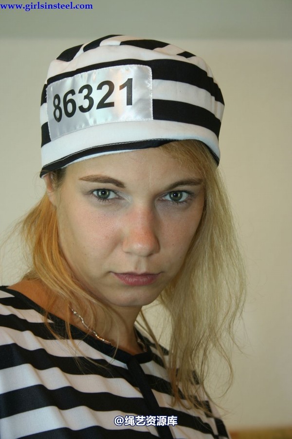 girlsinsteel - 2 dangerous girls as convicts 第 21 张图片