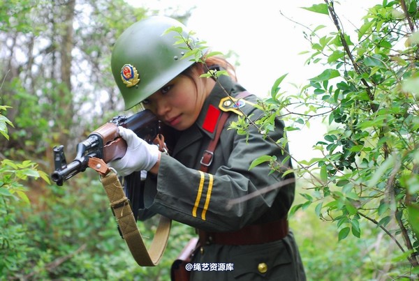 唯美之家 - 外拍军装三模特 第 76 张图片