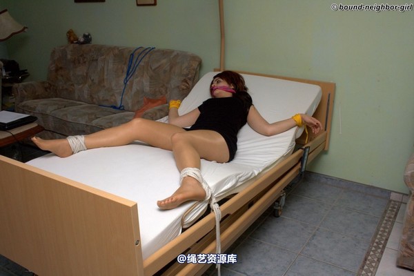 bound-neighbor-girl - Nina A - Tied to the bed 1 第 43 张图片
