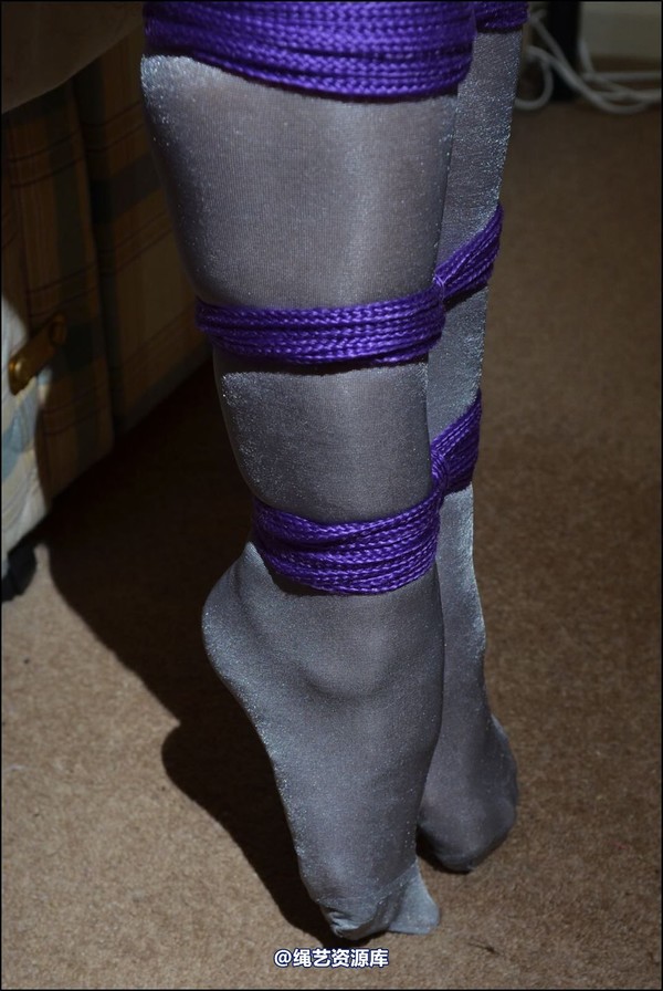 simplytied - Grey shine tights on T 第 22 张图片