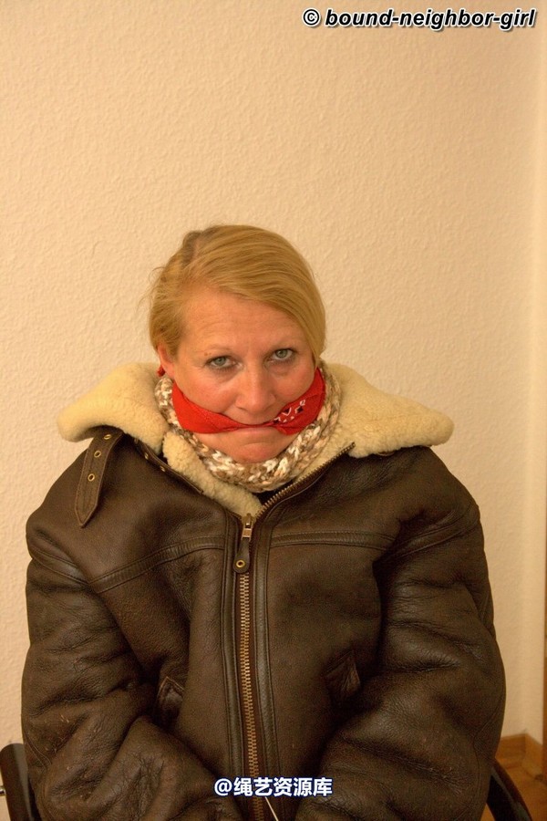 bound-neighbor-girl - Isabel - Tied at home and in the office 2 第 45 张图片