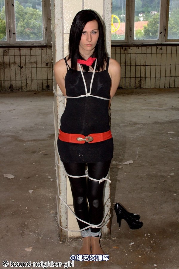 bound-neighbor-girl - Angel - Tied up in the ruins 2 第 10 张图片