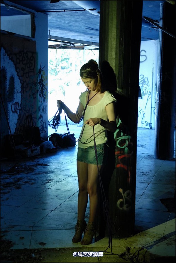 simplytied - Tied to big post 第 5 张图片