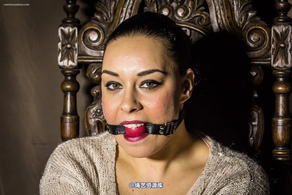 limitedaudience - 2015 anastasia the gag show 第 9 张图片