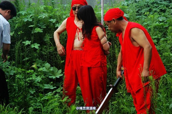 mj影视 - 血的代价-红罪衣刑场木驴斩－梅晓芳2013-08-26 第 100 张图片
