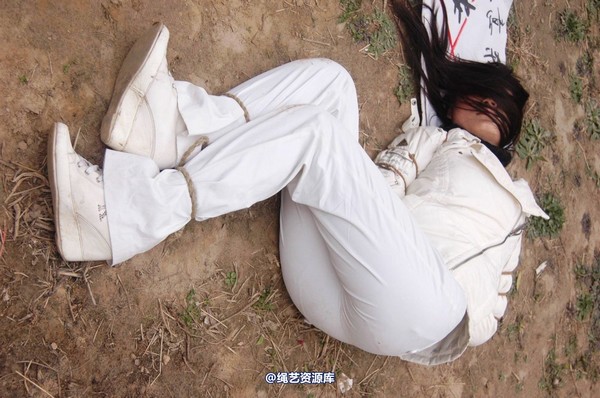 mj影视 - 安娜刑场2013-04-13 第 192 张图片