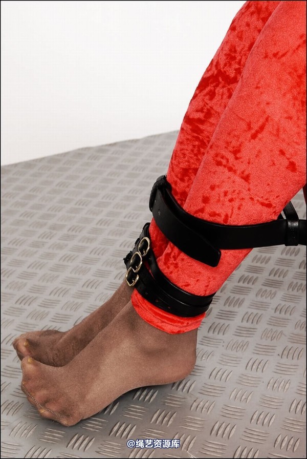 simplytied - Fawnya Red catsuit 第 35 张图片