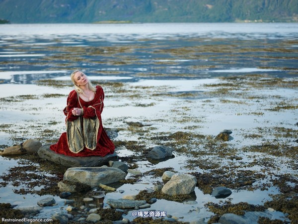 restrainedelegance - Transported Princess 第 6 张图片