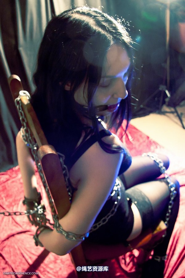 limitedaudience - 2012 elyssia chained vamp 2 第 37 张图片
