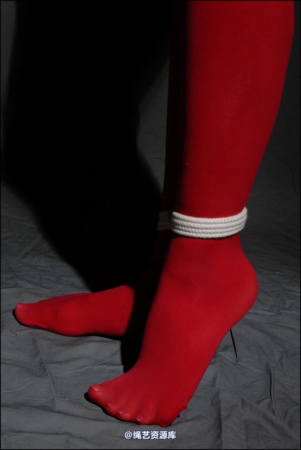 simplytied - Sophia in red 第 37 张图片