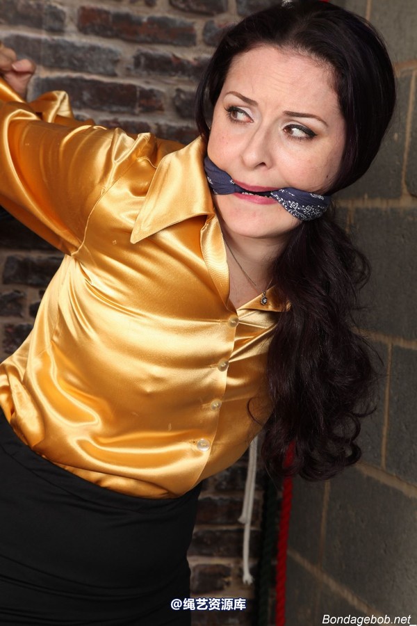 bondagebob - Caroline Pierce Taken to the garage 第 93 张图片