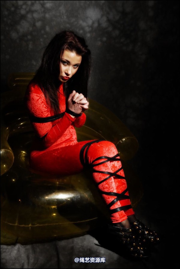 simplytied - Red on Yellow 第 7 张图片