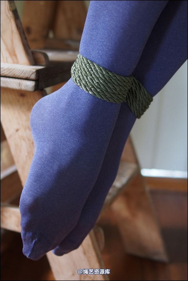 simplytied - Ariel in Purple tights 第 30 张图片