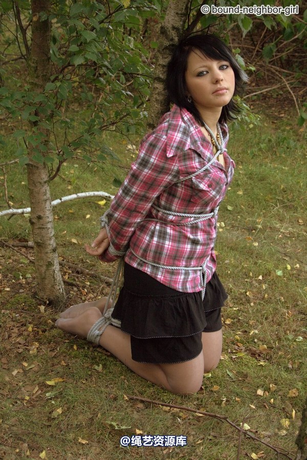 bound-neighbor-girl - Nadine - Adventure in the woods part 2 第 37 张图片