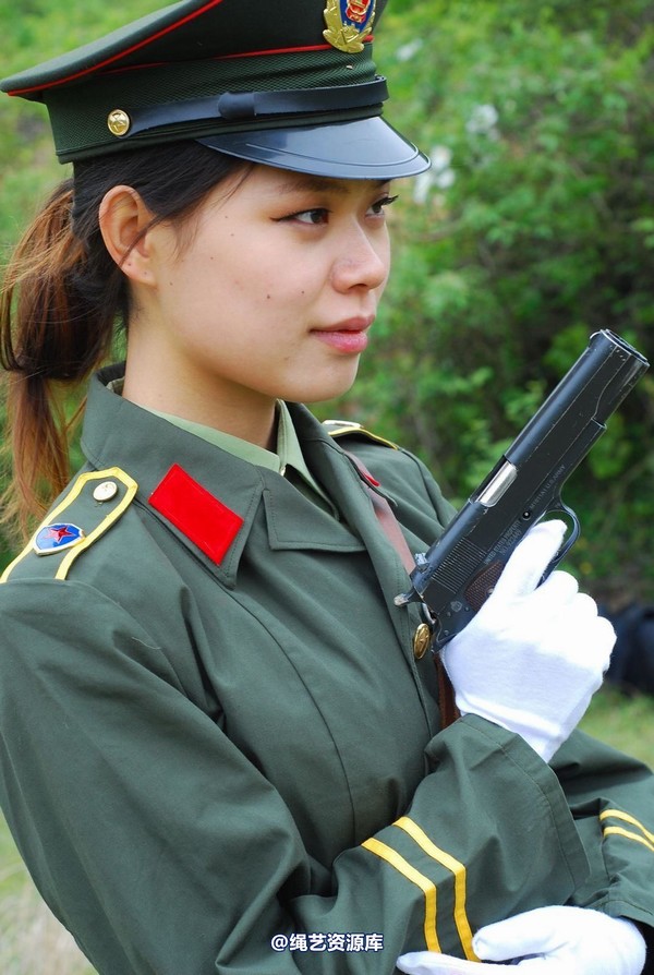唯美之家 - 外拍军装三模特 第 425 张图片