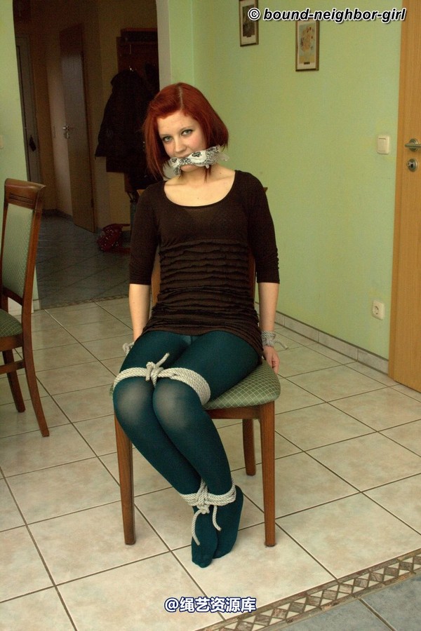 bound-neighbor-girl - Melina - Tied at home 2 第 4 张图片