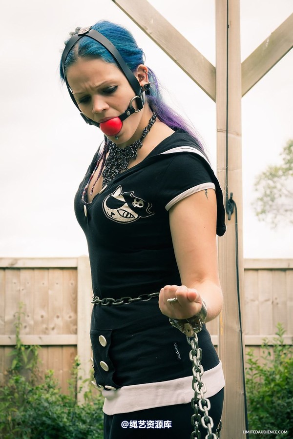 limitedaudience - 2014 beckykat chained 2 第 1 张图片